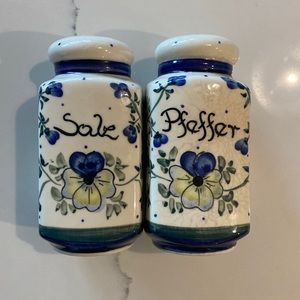 Polish pottery salt and pepper shaker- hand made in Poland